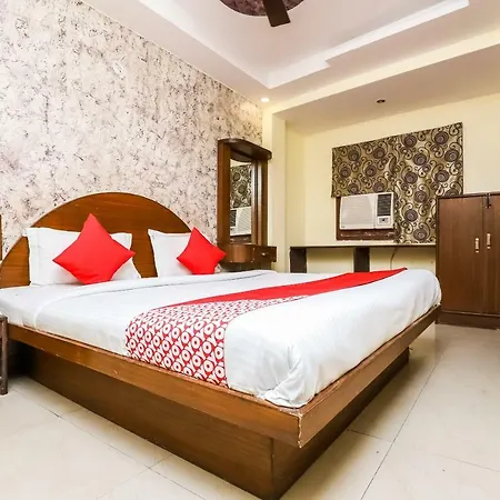 Oyo 9448 Hotel Karan Palace